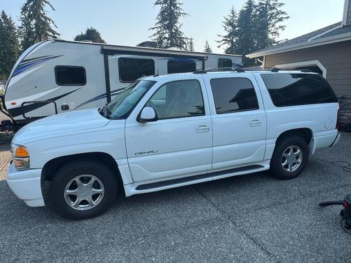 White 2003 GMC Yukon XL Denali