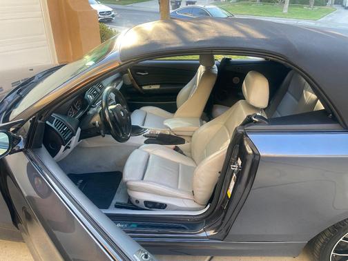 Gray 2008 BMW 135 i
