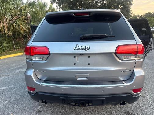 Silver 2014 Jeep Grand Cherokee Limited