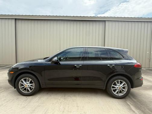 Black 2017 Porsche Cayenne Cayenne