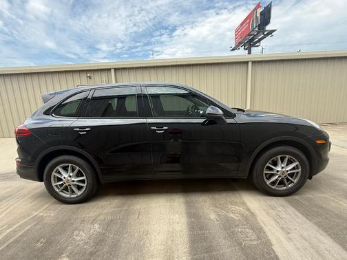 Black 2017 Porsche Cayenne Cayenne