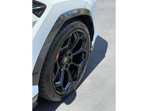 2024 Lamborghini Urus Performante