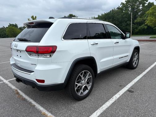 White 2022 Jeep Grand Cherokee WK Limited