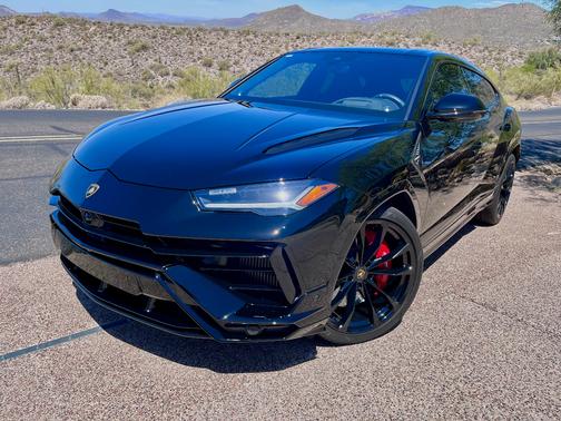 Black 2024 Lamborghini Urus S