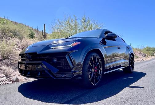 Black 2024 Lamborghini Urus S