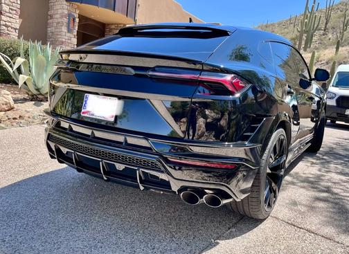 Black 2024 Lamborghini Urus S