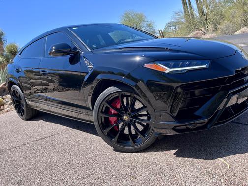 Black 2024 Lamborghini Urus S
