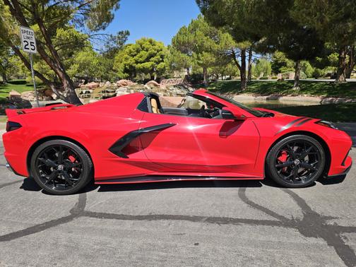 Red 2022 Chevrolet Corvette Stingray w/3LT