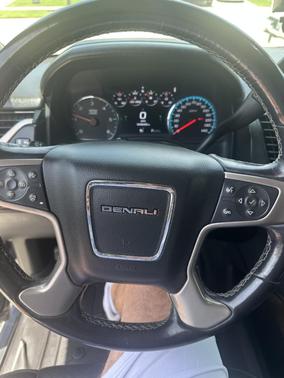 Black 2018 GMC Yukon XL Denali