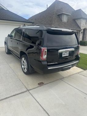 Black 2018 GMC Yukon XL Denali