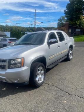 Silver 2013 Chevrolet Avalanche LT