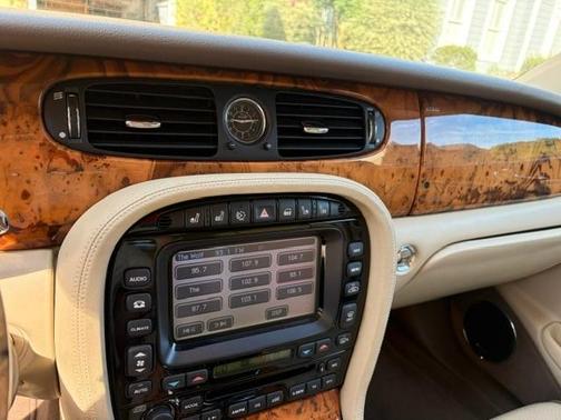 White 2008 Jaguar XJ8 L