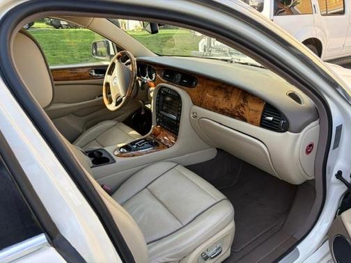 White 2008 Jaguar XJ8 L