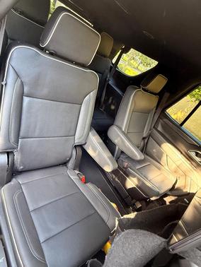 White 2024 GMC Yukon SLT