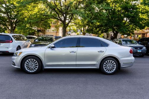 Silver 2017 Volkswagen Passat 1.8T SE