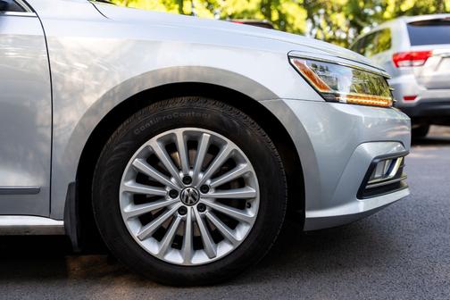 Silver 2017 Volkswagen Passat 1.8T SE