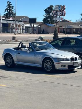 Silver 2001 BMW Z3 2.5i Roadster