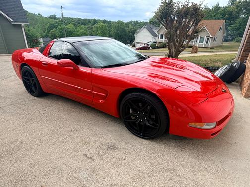 Red 2004 Chevrolet Corvette Base