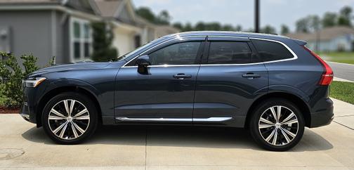 2022 Volvo XC60 B5 Inscription