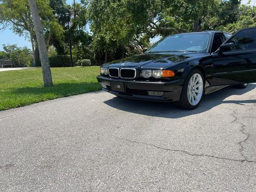 2000 BMW 740 i