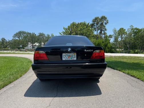 2000 BMW 740 i