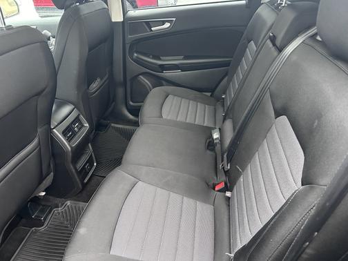 2016 Ford Edge SE