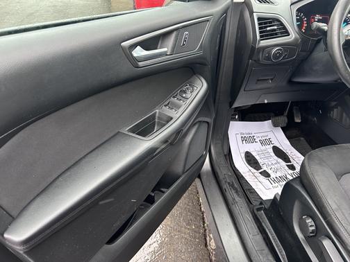 2016 Ford Edge SE
