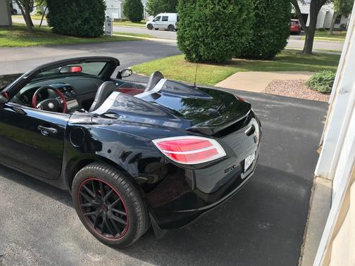 2007 Saturn Sky Red Line