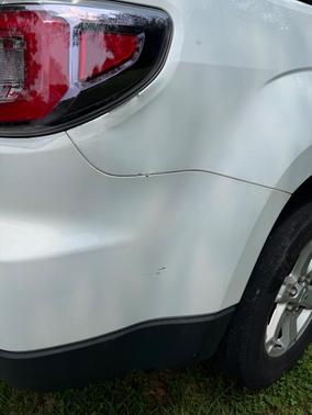 White 2016 GMC Acadia SLE-2