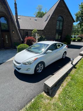 White 2013 Hyundai ELANTRA GLS