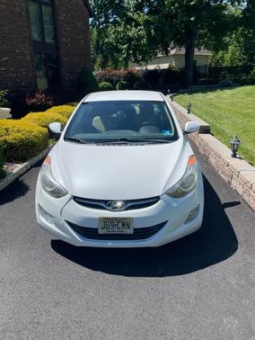 White 2013 Hyundai ELANTRA GLS