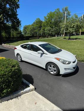 White 2013 Hyundai ELANTRA GLS