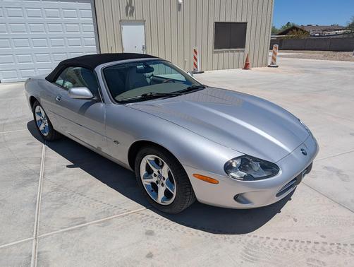 Silver 2000 Jaguar XK8 Base