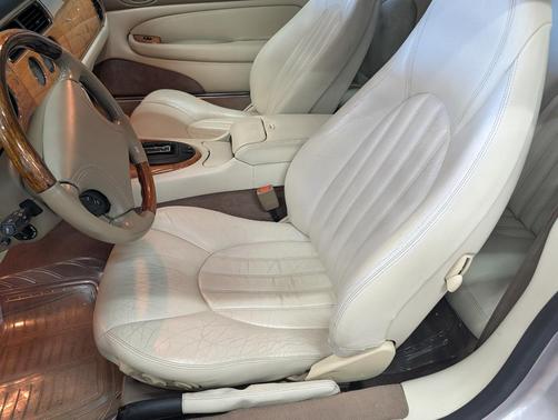 Silver 2000 Jaguar XK8 Base