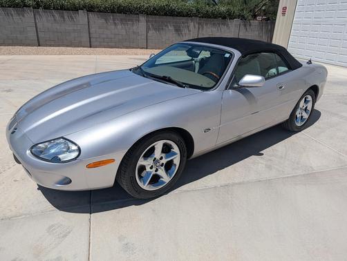 Silver 2000 Jaguar XK8 Base