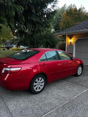 Red 2009 Toyota Camry Hybrid Base