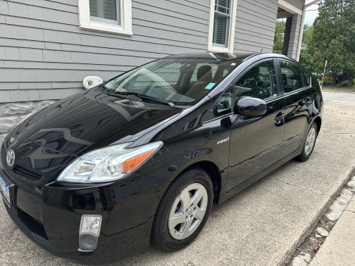 2010 Toyota Prius III