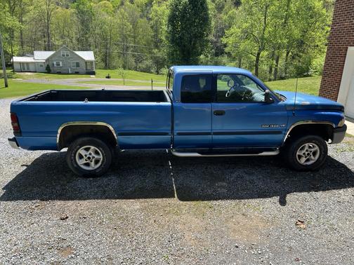 Blue 1998 Dodge Ram 1500 Club Cab