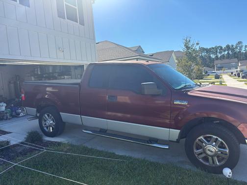 Red 2006 Ford F-150 XL