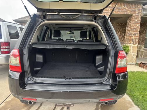 Black 2008 Land Rover LR2 SE