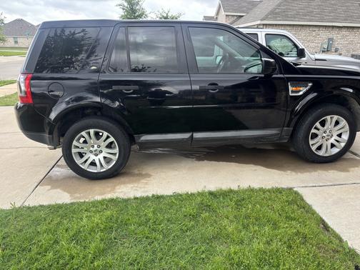 Black 2008 Land Rover LR2 SE