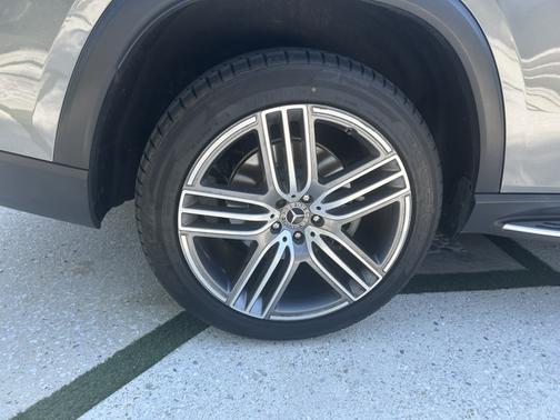 Gray 2022 Mercedes-Benz GLS 450 4MATIC