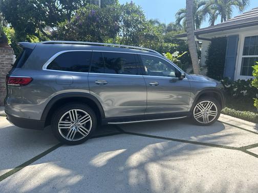 Gray 2022 Mercedes-Benz GLS 450 4MATIC