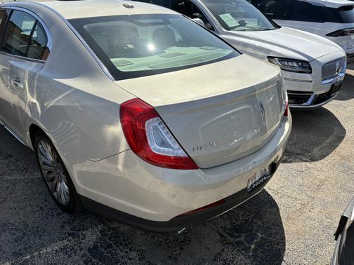 2014 Lincoln MKS Base