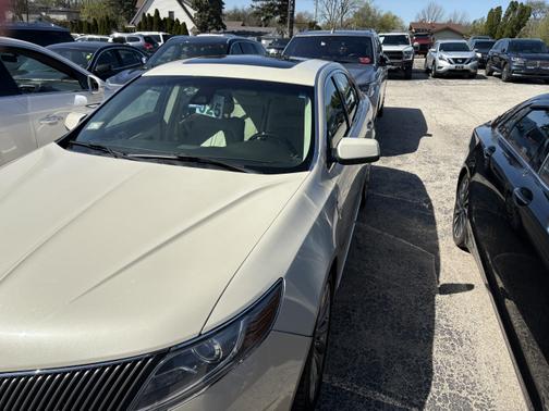 2014 Lincoln MKS Base