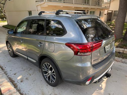 Gray 2016 Mitsubishi Outlander SE