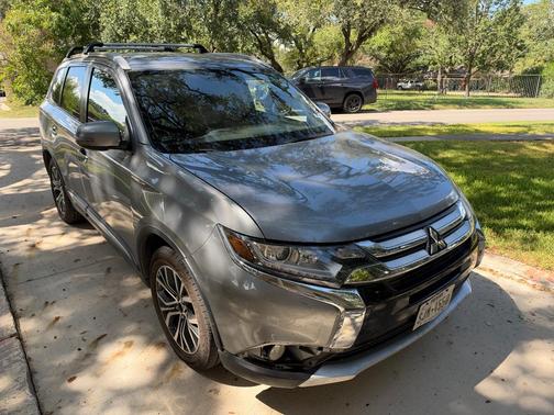 Gray 2016 Mitsubishi Outlander SE