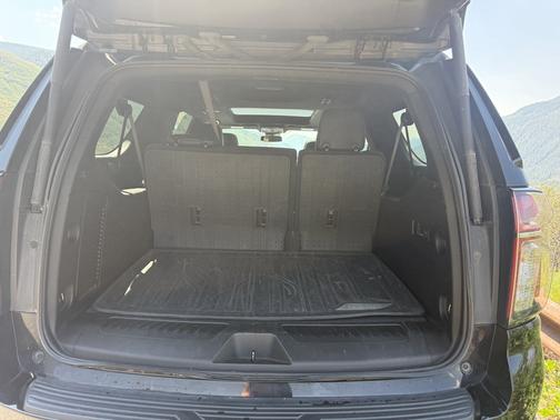 Black 2023 Chevrolet Suburban LT