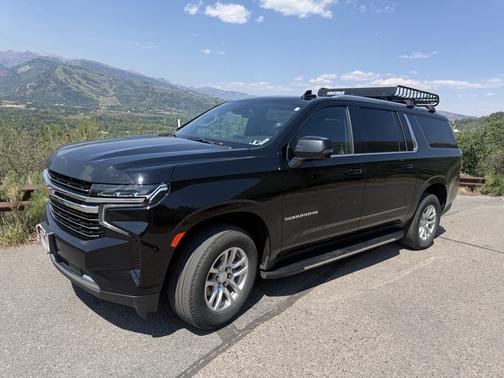 Black 2023 Chevrolet Suburban LT