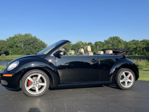 2008 Volkswagen New Beetle S